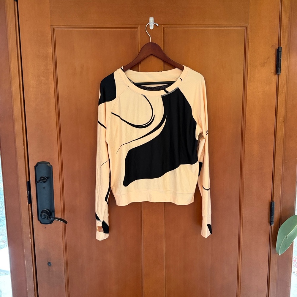Oiselle Black and Light Pink Artistic Long Sleeve Top